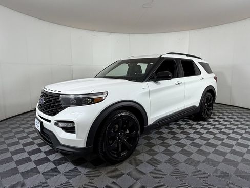 Used 2023 Ford Explorer ST-Line w/ Class IV Trailer Tow Package RWD image 2
