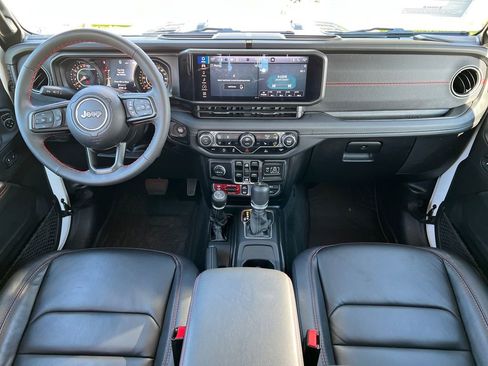 Used 2024 Jeep Gladiator Rubicon w/ Convenience Group AWD/4WD image 22