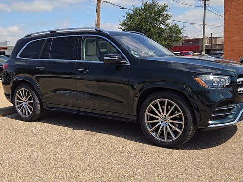 Used 2022 Mercedes-Benz GLS 450 4MATIC image 2