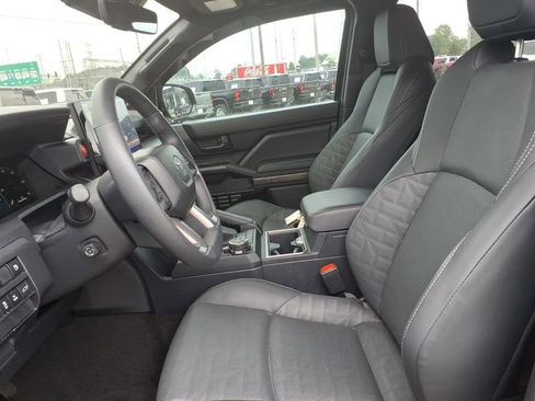 Used 2026 Toyota 4Runner TRD Off-Road Premium AWD/4WD image 15