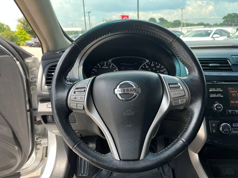 Used 2013 Nissan Altima 2.5 SV FWD image 24