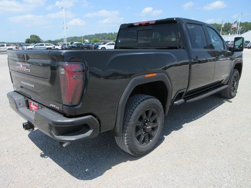 New 2026 GMC Sierra 2500 AT4 w/ AT4 Premium Plus Package AWD/4WD image 5