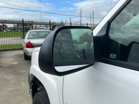 Used 2005 Chevrolet Silverado 2500 LS w/ Heavy-Duty Power Package image 32