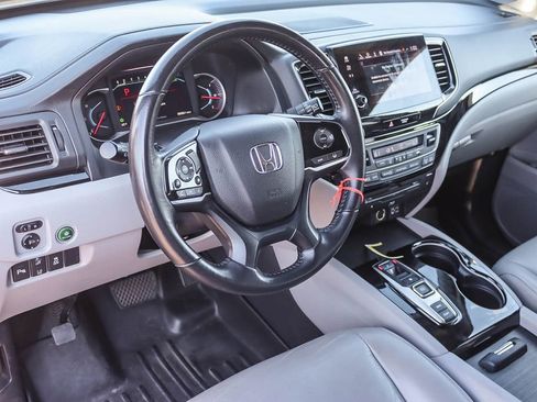 Used 2019 Honda Pilot Touring image 8