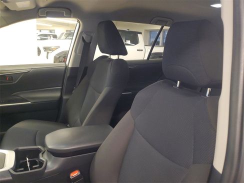 Used 2025 Toyota RAV4 LE image 21