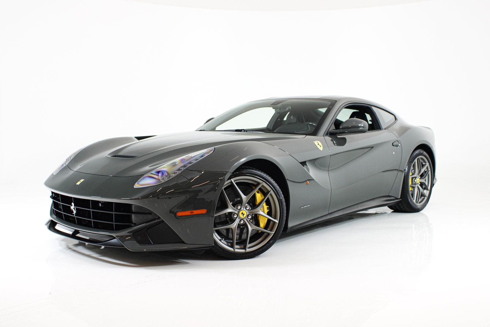 Used 2015 Ferrari F12 Berlinetta RWD image 62
