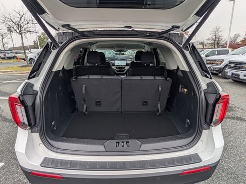 New 2026 Ford Explorer Active image 8