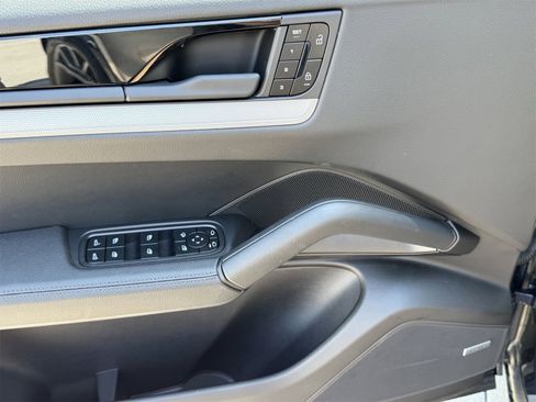 New 2025 Porsche Cayenne Coupe image 25