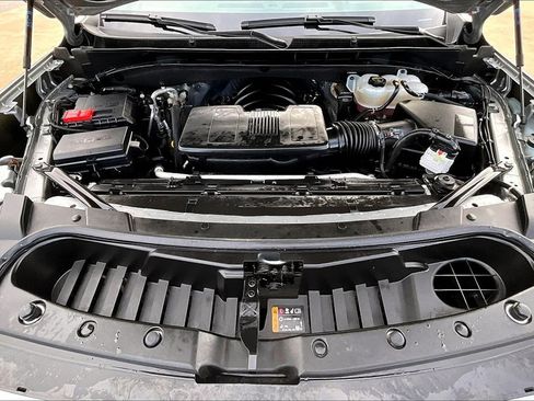 Used 2025 GMC Yukon XL AT4 w/ AT4 Premium Package image 9