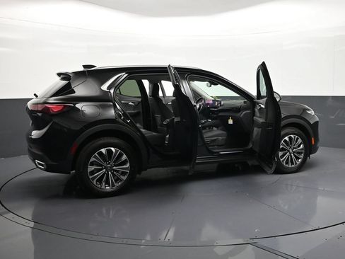 Certified 2026 Buick Envision Preferred AWD/4WD image 32