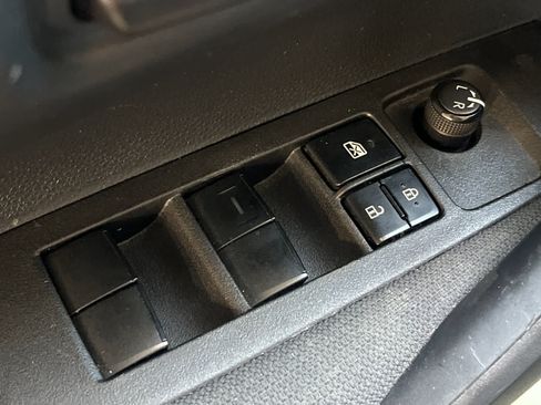 Used 2022 Toyota Corolla LE FWD image 14