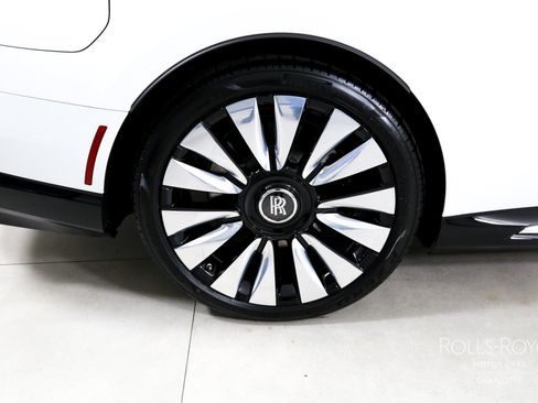 Used 2025 Rolls-Royce Spectre w/ Leather Finishing Pack AWD/4WD image 31