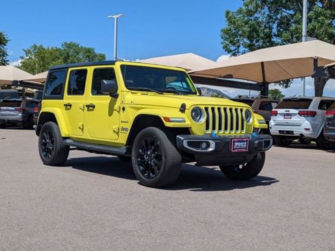 Used 2023 Jeep Wrangler Unlimited Sahara w/ Cold Weather Group AWD/4WD image 4