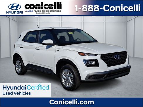 Certified 2025 Hyundai Venue SE FWD image 1