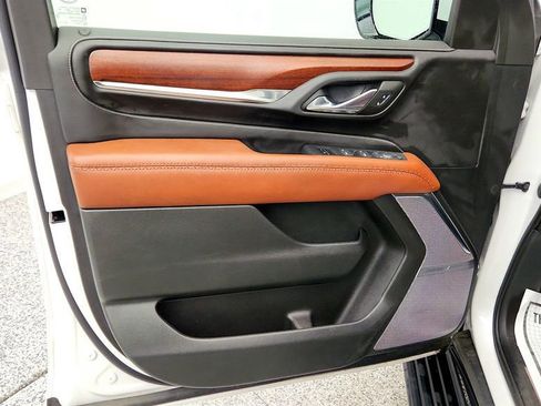 Used 2023 GMC Yukon Denali Ultimate AWD/4WD image 11