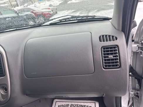 Used 2005 Ford Escape XLT image 28