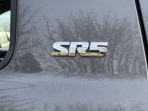 Used 2015 Toyota Tundra SR5 image 36