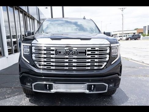 New 2026 GMC Sierra 1500 Denali w/ Denali Reserve Package AWD/4WD image 3