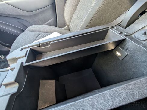 Used 2024 Chevrolet Equinox LT image 27