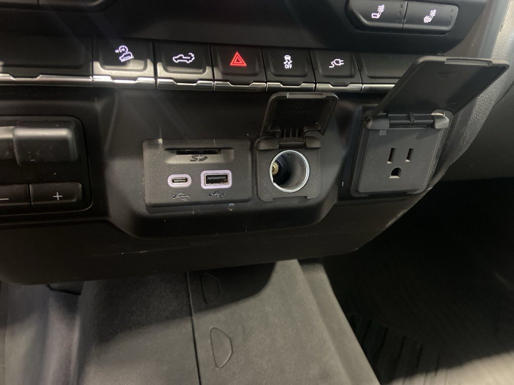 Used 2022 Chevrolet Silverado 2500 LTZ AWD/4WD image 35
