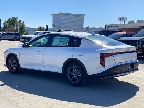 New 2026 Kia K4 LXS image 6