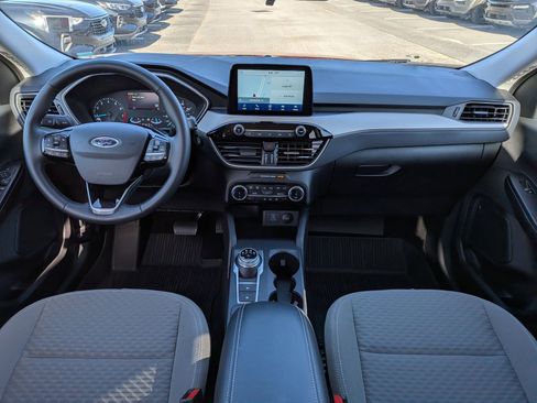 Certified 2022 Ford Escape SE w/ SE Sport Appearance Package image 9