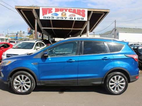 Used 2017 Ford Escape Titanium AWD/4WD image 3