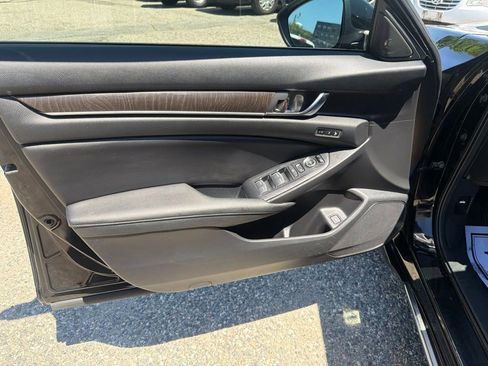 Used 2019 Honda Accord EX-L image 12