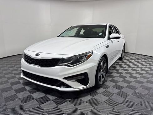 Used 2020 Kia Optima S image 1