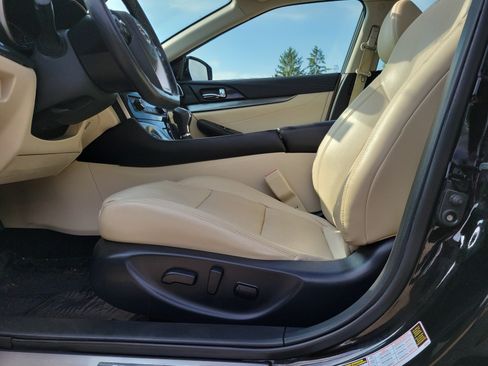 Used 2019 Nissan Maxima 3.5 SL w/ Floor Mat Group FWD image 16