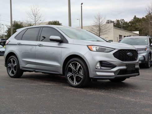 Used 2023 Ford Edge ST image 2