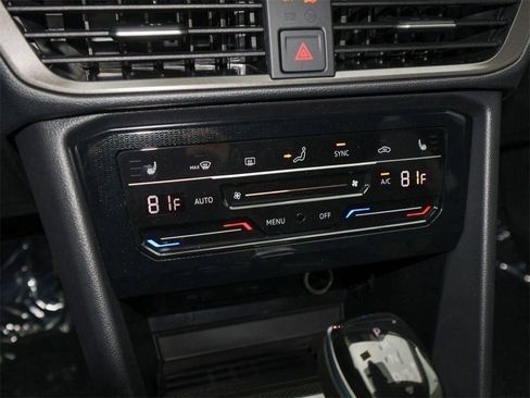 New 2026 Volkswagen Taos SE AWD/4WD image 20