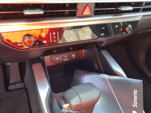 New 2026 Kia Sorento LX image 24