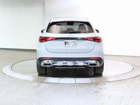 Used 2025 Mercedes-Benz GLC 300 4MATIC image 11
