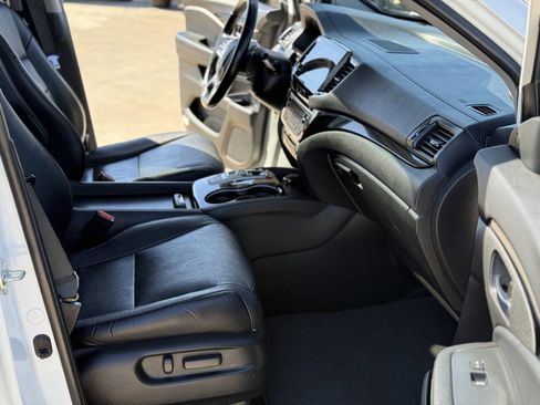 Used 2020 Honda Pilot Touring image 18