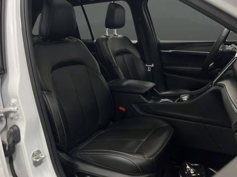 Used 2024 Jeep Grand Cherokee Limited w/ Luxury Tech Group II AWD/4WD image 24