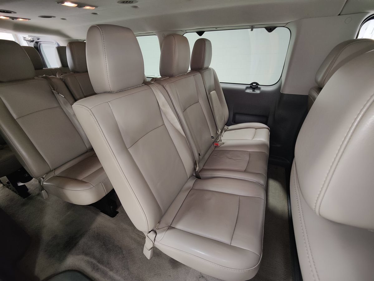 Used 2015 Nissan NV 3500 SL w/ Technology Package RWD image 17