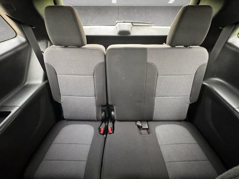 Used 2023 Chevrolet Traverse LT image 22