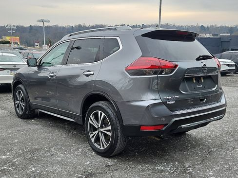 Certified 2020 Nissan Rogue SV w/ Premium Package image 4
