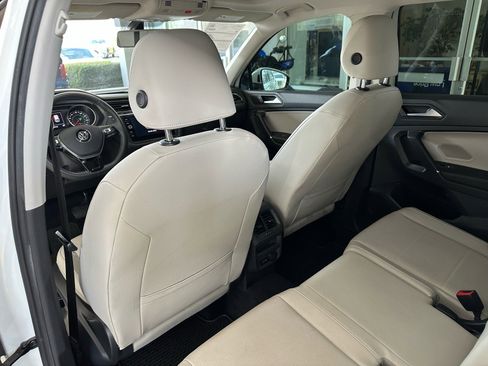 Used 2020 Volkswagen Tiguan SE image 29
