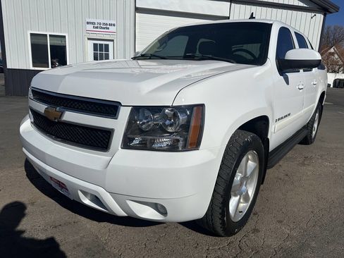 Used 2008 Chevrolet Avalanche LT w/ LT Preferred Equipment Group image 11