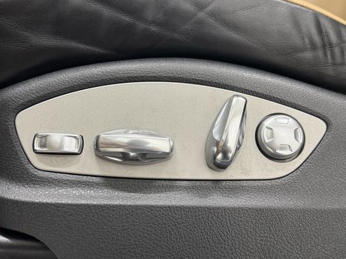 Used 2017 Porsche Cayenne Platinum Edition image 40