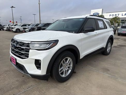 New 2026 Ford Explorer Active image 3