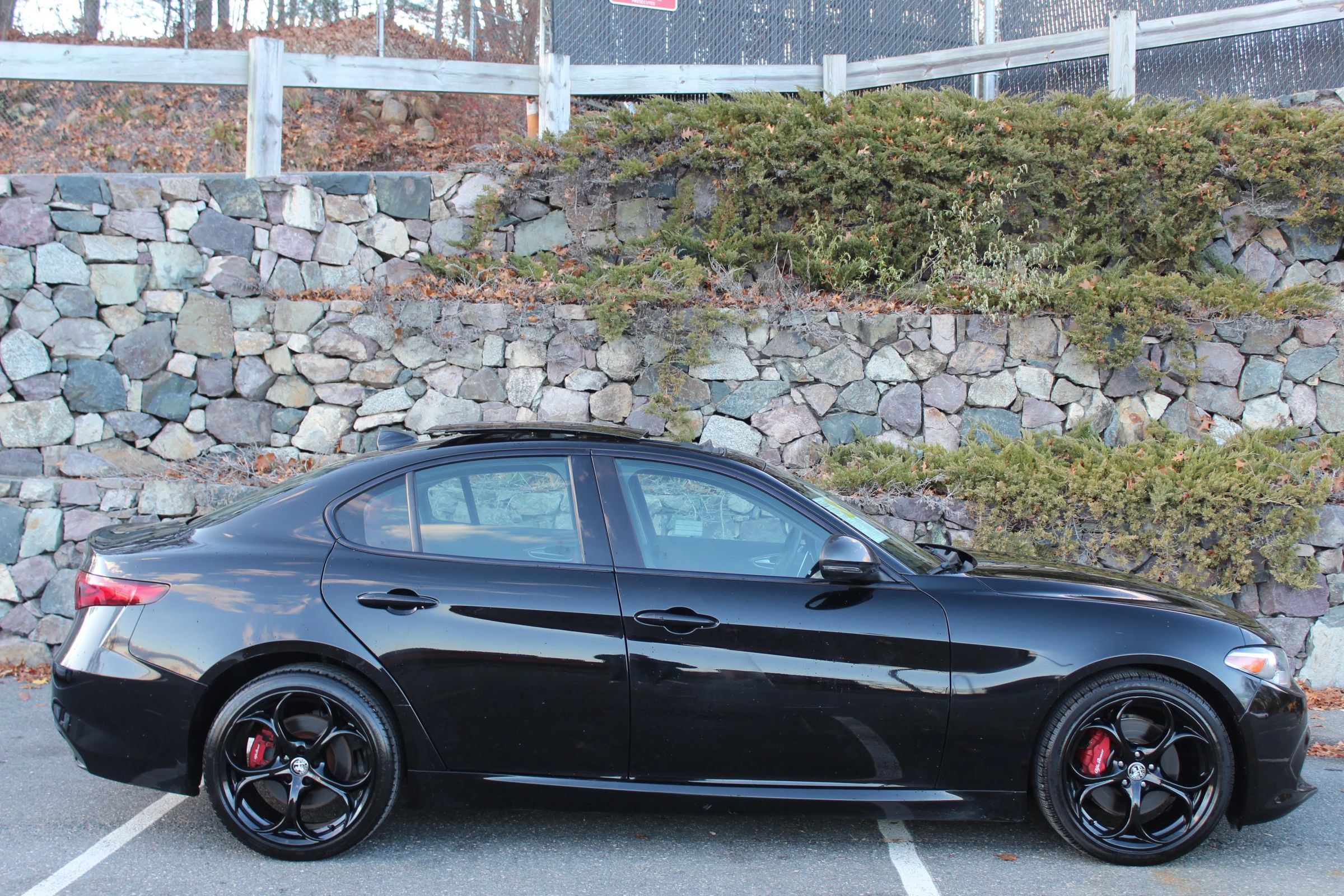 Used 2019 Alfa Romeo Giulia Ti Sport w/ Quick Order Package 22S Sport AWD/4WD image 5