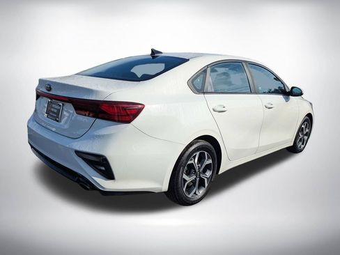 Used 2019 Kia Forte LXS FWD image 4