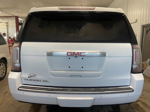 Used 2015 GMC Yukon XL Denali w/ Touring Package image 29