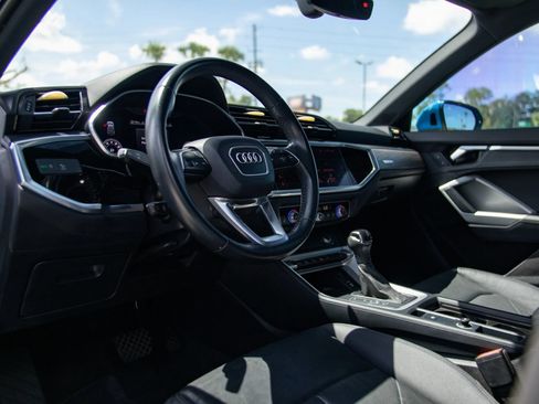 Used 2020 Audi Q3 2.0T Premium Plus w/ Premium Plus Package AWD/4WD image 19