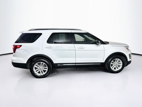 Used 2016 Ford Explorer XLT w/ Equipment Group 202A FWD image 10