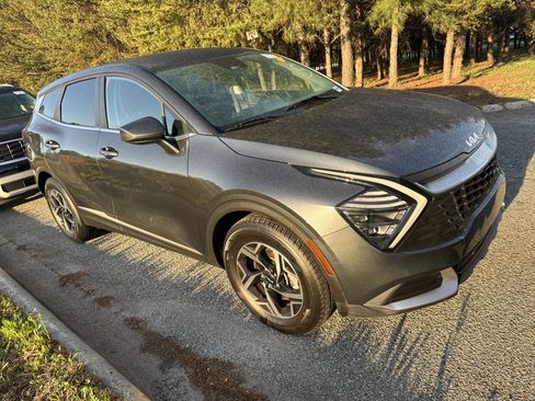 Used 2024 Kia Sportage LX image 7