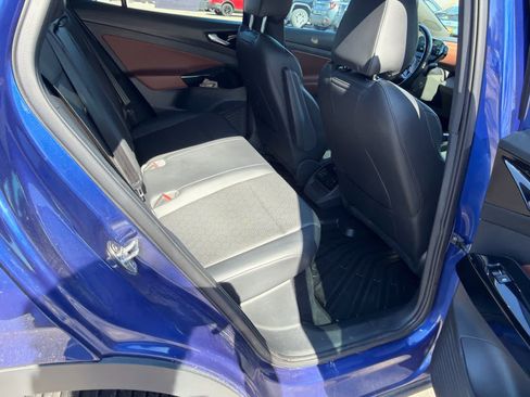 Used 2022 Volkswagen ID.4 Pro S image 8